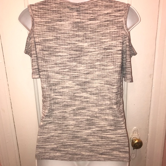 H&M • Ribbed Open Shoulder Top • M - Picture 5 of 6